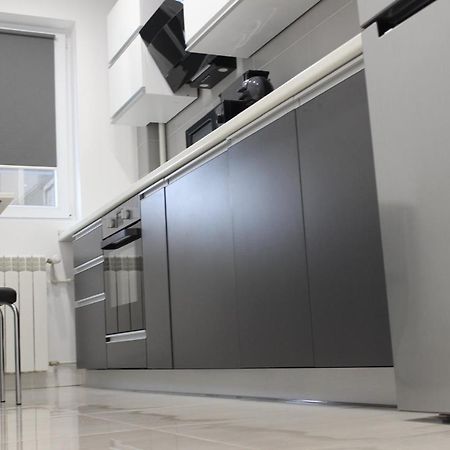 Luxury City Center Apartment - Romana Bucarest Extérieur photo