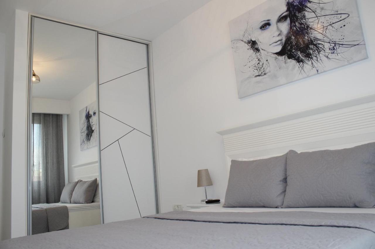 Luxury City Center Apartment - Romana Bucarest Extérieur photo