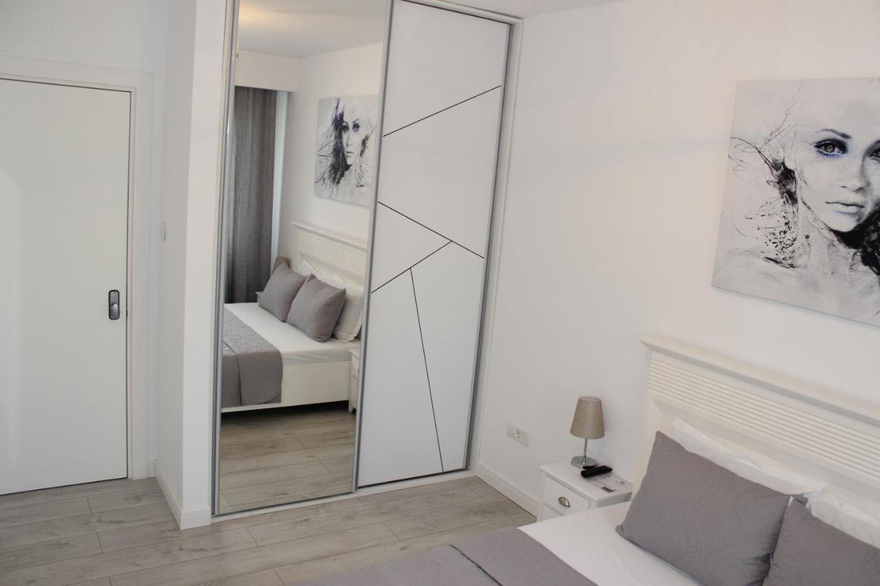 Luxury City Center Apartment - Romana Bucarest Extérieur photo