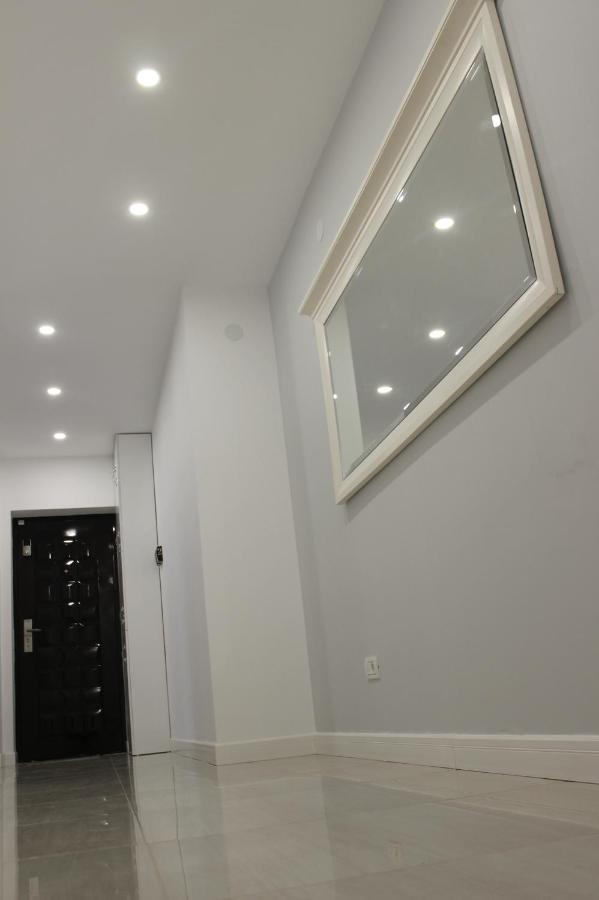 Luxury City Center Apartment - Romana Bucarest Extérieur photo