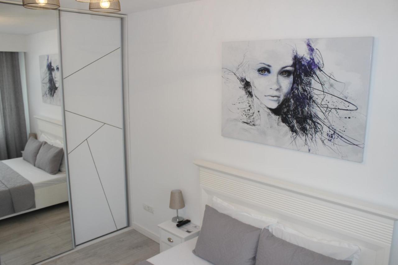 Luxury City Center Apartment - Romana Bucarest Extérieur photo