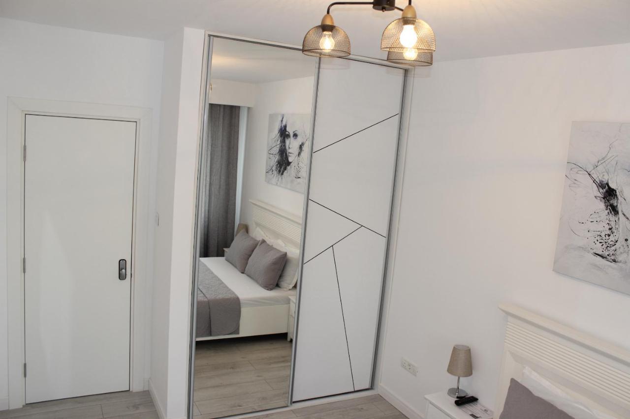Luxury City Center Apartment - Romana Bucarest Extérieur photo